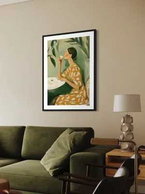 Plakat Golden Sip - kobieta delektuje się kawą w spokojnym klimacie - obrazek 2