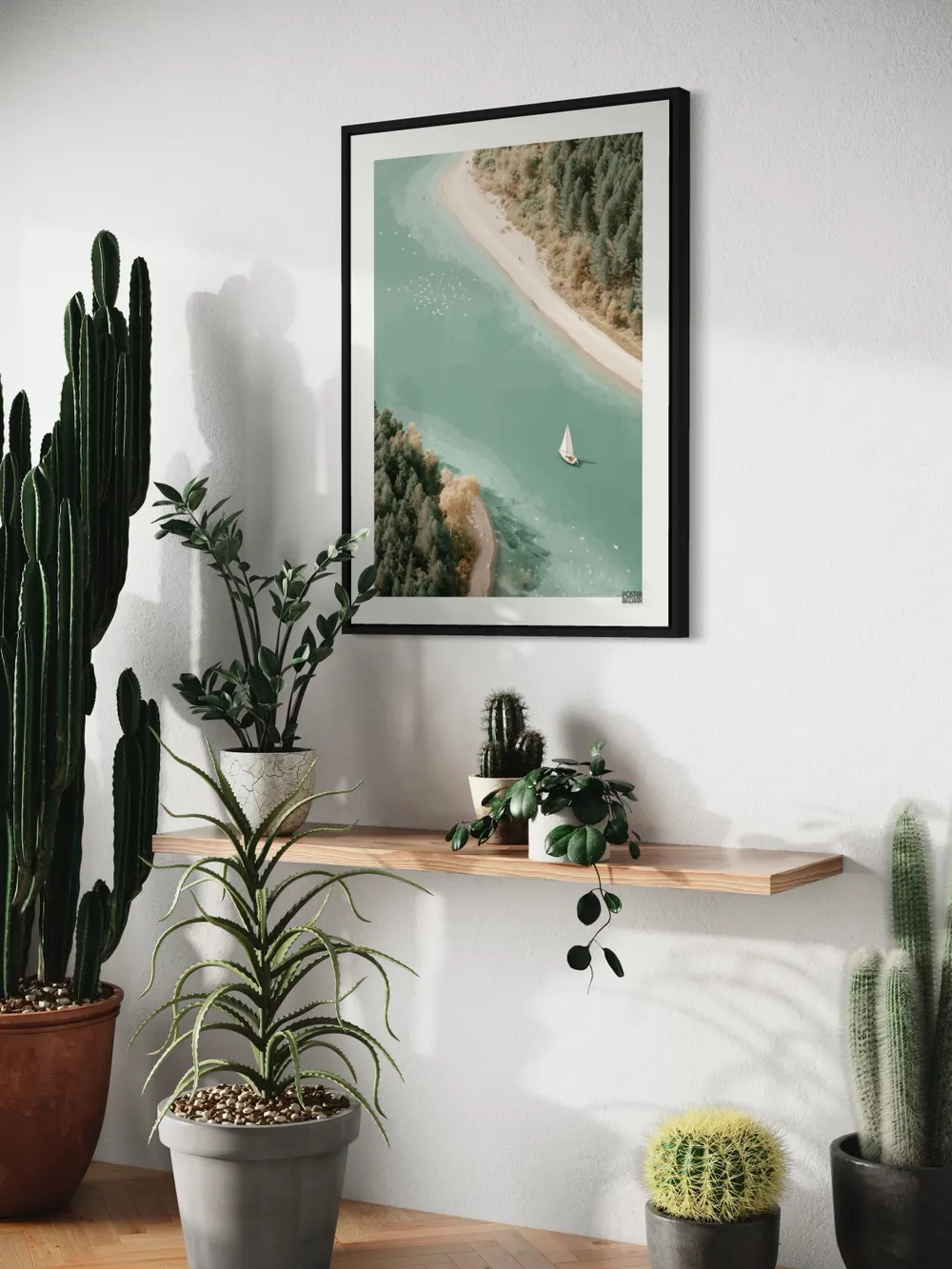 Plakat Emerald Lake - żaglówka na spokojnym zielonym jeziorze z plażą i lasem - obrazek 3
