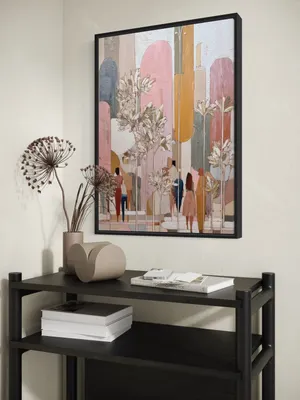 Plakat Pastel Promenade - ludzie spacerujący w abstrakcyjnej, pastelowej scenerii miasta, z delikatnymi różami i beżami - obrazek 2