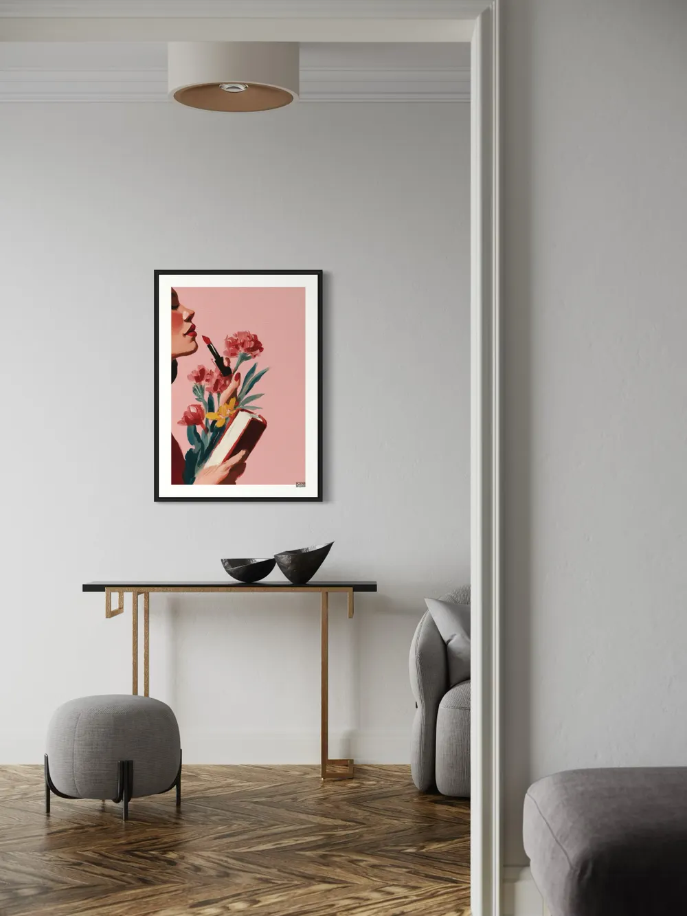 Plakat Lipstick Flowers - kobieta z czerwonymi ustami i bukietem kwiatów na jasnoróżowym tle - obrazek 2