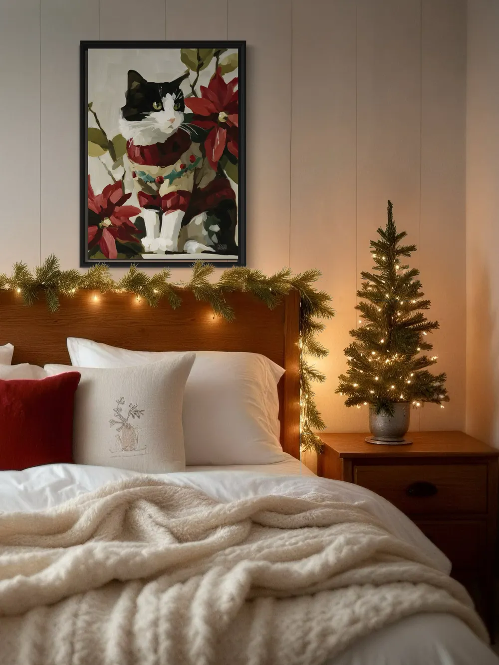 Plakat Poinsettia Cat - czarno-biały kot w sweterku i czerwone poinsecje - obrazek 2