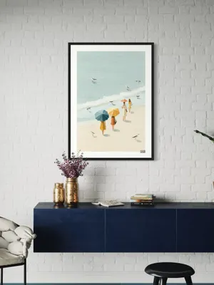 Plakat Seaside Stroll - kobiety na plaży z parasolkami - obrazek 3