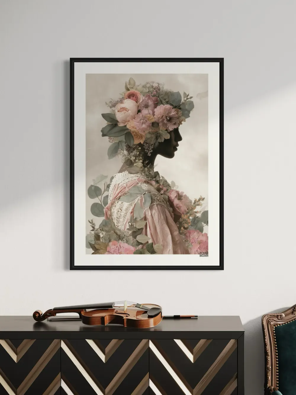 Plakat Floral Muse - portret kobiety z twarzą i włosami z kwiatów, pastelowe kolory, różowa suknia - obrazek 2